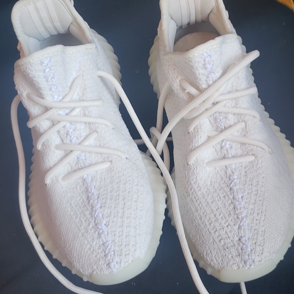 White yeezy boosts